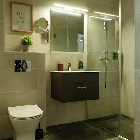 11 - New Building & Parking * Boekarest