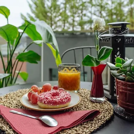 11 - New Building & Parking Boekarest