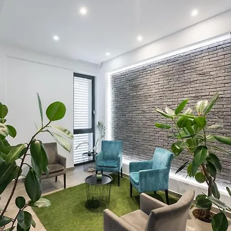 Apartment 11 - New Building & Parking *