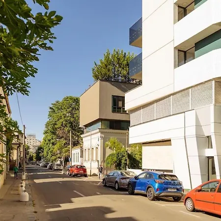 11 - New Building & Parking Apartman