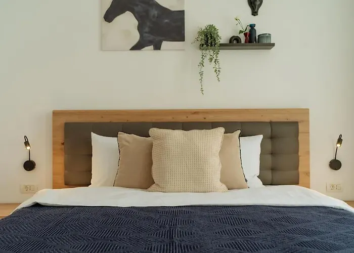 11 - New Building & Parking Bükreş